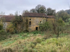 Maison à rénover de 10 pièces sur terrain de 2500 m² à OMICOURT (08)