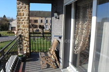 Maison de caractère avec espaces modulables : habitation + activité professionnelle ou garage, beau jardin cosy et vaste grenier – Proche Belgique