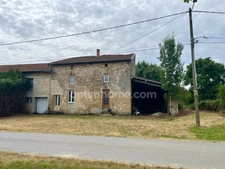 Corps de ferme en pierre à rénover – Plus de 400 m² de bâtiments – Terrain 1 000 m² – Beau potentiel en Ardennes Autruche (08240)