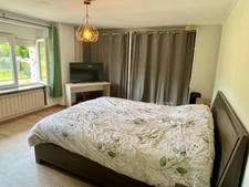 Maison familiale : 5 chambres, près de 80 m² de pièce de vie, une terrasse de 60 m² et un jardin de plus de 975 m² à Moulins-Saint-Hubert (55) Proche Belgique et Luxembourg