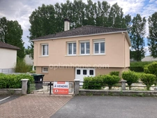 Maison individuelle rénovée – 2 chambres + bureau / chambre d’appoint – Jardin, garage et sous-sol complet – Charleville-Mézières