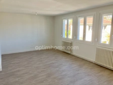Maison individuelle rénovée – 2 chambres + bureau / chambre d’appoint – Jardin, garage et sous-sol complet – Charleville-Mézières