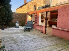 Maison de caractère avec espaces modulables : habitation + activité professionnelle ou garage, beau jardin cosy et vaste grenier – Proche Belgique