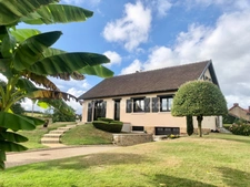 Belle maison familiale individuelle, 7pièces, 4 chambres, très soignée sur terrain paysager dans un cadre idyllique à VILLERS DEVANT MOUZON (08)