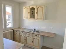 Maison individuelle rénovée – 2 chambres + bureau / chambre d’appoint – Jardin, garage et sous-sol complet – Charleville-Mézières