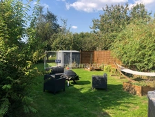 Maison de caractère avec espaces modulables : habitation + activité professionnelle ou garage, beau jardin cosy et vaste grenier – Proche Belgique