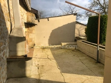 Maison Individuelle de plain-pied, 3 Chambres avec beau Terrain Arboré et dépendances, proche de la Belgique à Autrecourt et Pourron (08)