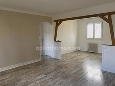 Maison individuelle rénovée sur sous-sol, très lumineuse, 4 chambres possibles, sur terrain de 909m² - La Francheville (08).