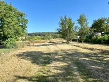 Maison familiale : 5 chambres, près de 80 m² de pièce de vie, une terrasse de 60 m² et un jardin de plus de 975 m² à Moulins-Saint-Hubert (55) Proche Belgique et Luxembourg