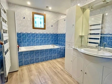 Maison individuelle – vie de plain-pied – 5 chambres + bureau, grenier aménageable et studio indépendant – Fort potentiel à Bazeilles (08), proche Belgique