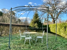 Maison individuelle – vie de plain-pied – 5 chambres + bureau, grenier aménageable et studio indépendant – Fort potentiel à Bazeilles (08), proche Belgique