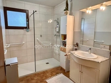Maison individuelle – Vie de plain-pied – 5 chambres possibles – Sous-sol complet – Terrain clos de 1 000 m² – Mouzon (proche Belgique)