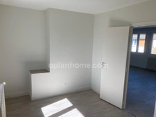 Maison individuelle rénovée – 2 chambres + bureau / chambre d’appoint – Jardin, garage et sous-sol complet – Charleville-Mézières