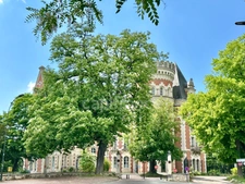 ST GERMAIN Maison 210 m² à 5 mn à pied du Lycée International - rare
