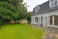 A haven of peace in the PARK, 15 minutes walk from the train station: Family home, 259 m²