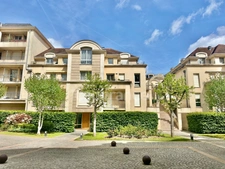 Beautiful apartment with terrace in the heart of the city, close to everything.