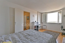 Maison à vendre 7 pièces LE MESNIL LE ROI (78)