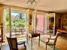 ST GERMAIN Maison 210 m² à 5 mn à pied du Lycée International - rare
