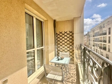 Beautiful apartment with terrace in the heart of the city, close to everything.