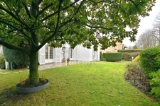 A haven of peace in the PARK, 15 minutes walk from the train station: Family home, 259 m²