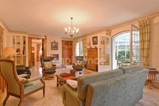 A haven of peace in the PARK, 15 minutes walk from the train station: Family home, 259 m²