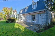 A haven of peace in the PARK, 15 minutes walk from the train station: Family home, 259 m²