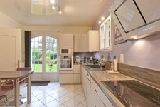 A haven of peace in the PARK, 15 minutes walk from the train station: Family home, 259 m²