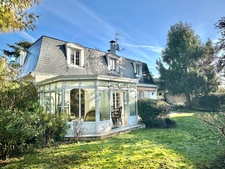 A haven of peace in the PARK, 15 minutes walk from the train station: Family home, 259 m²