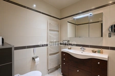 A haven of peace in the PARK, 15 minutes walk from the train station: Family home, 259 m²