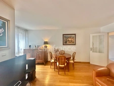 Beautiful apartment with terrace in the heart of the city, close to everything.