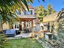 Family home of 136 m2 on a landscaped garden of 301 m2