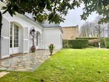 Un havre de paix dans le PARC à 15 mn à pied de la gare : Maison de famille 259 m²