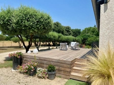 Maison familiale + 2 logements indépendants sur 3900 m² – Cadre idyllique proche Uzès