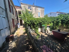 Maison divisée en 2 Studios T1bis, à vendre Niort (79)