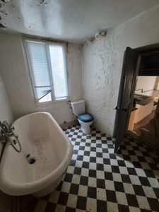 Immeuble d'habitation avec boutique à vendre NIORT (79)