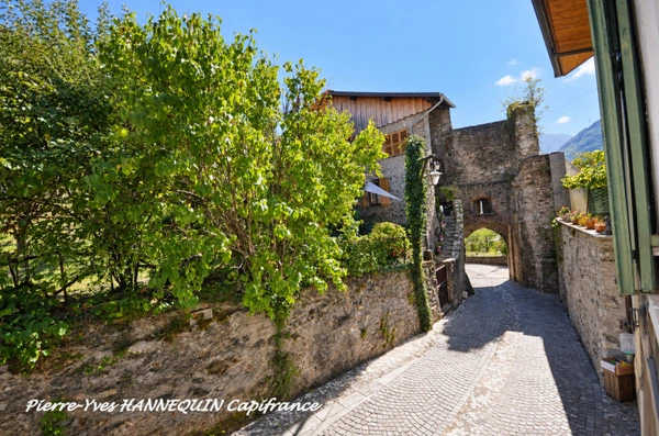 Appartement T3 duplex 76m2 au cœur de la cité médiévale de Conflans