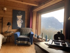 A vendre sur 2,4 ha en pleine nature 1 Chalet Rénové + 1 ancien chalet à réhabiliter