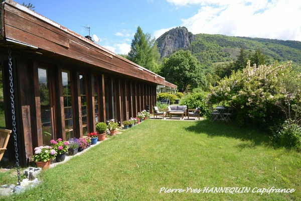 Maison d'architecte 15 pièces SALINS LES THERMES (73)