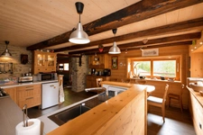 A vendre sur 2,4 ha en pleine nature 1 Chalet Rénové + 1 ancien chalet à réhabiliter