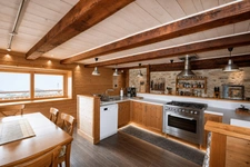 A vendre sur 2,4 ha en pleine nature 1 Chalet Rénové + 1 ancien chalet à réhabiliter