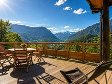 A vendre sur 2,4 ha en pleine nature 1 Chalet Rénové + 1 ancien chalet à réhabiliter