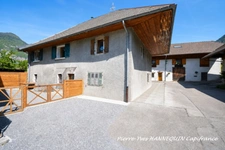 GIEZ – Ensemble immobilier 195 m² – 3 logements + plateau indépendant – Proche du lac d’Annecy