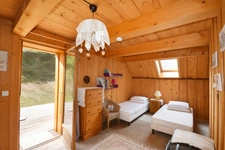 A vendre sur 2,4 ha en pleine nature 1 Chalet Rénové + 1 ancien chalet à réhabiliter