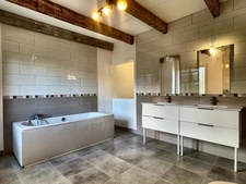 ALBERTVILLE – Maison rénovée de 147,64 m² – 4 chambres – Terrain 237 m²