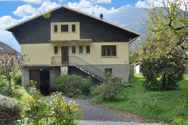 Maison à rénover 4 Chambres 1500m2 de Terrain