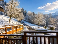 A vendre sur 2,4 ha en pleine nature 1 Chalet Rénové + 1 ancien chalet à réhabiliter