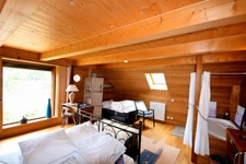 A vendre sur 2,4 ha en pleine nature 1 Chalet Rénové + 1 ancien chalet à réhabiliter