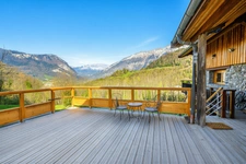 A vendre sur 2,4 ha en pleine nature 1 Chalet Rénové + 1 ancien chalet à réhabiliter