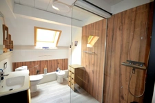 A vendre sur 2,4 ha en pleine nature 1 Chalet Rénové + 1 ancien chalet à réhabiliter