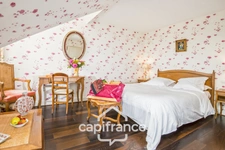 Château and equestrian facilities (stud farm) for sale in the heart of the Bourbonnais countryside - Caretaker's house, clubhouse, riders' house, stalls, stables - 40 hectares of land